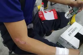 一名消防员的“速度与激情”图片