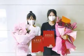 暴雨夜帮陌生人引路的两个女孩找到啦！感谢你，最美郑州人图片