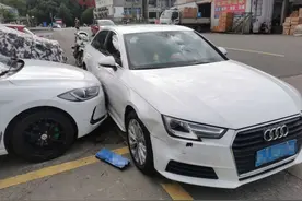 史上最快出警！被交警叫醒，小伙开车撞到路边车辆后，又睡着了……图片