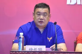 徐长锁接任巩晓彬，山东男篮新帅值得信赖图片