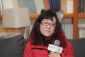诗人余秀华5个月内给歌手李健写4首情诗，网友：没见过这样的诗人图片