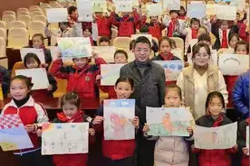 蛟潭镇小学生开展画我美丽家乡彩铅画活动图片