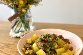 小虹厨房丨好吃到能配3碗饭的咖喱土豆牛腩教程来了！都给我点进来学图片