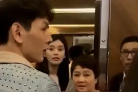 奚梦瑶婆婆有多疼她？乘电梯被围堵，看到四太暖心举动，我羡慕了图片