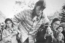 湖南女巨人：2.48米高，比姚明还高22cm，18岁去世遗体至今未火化图片