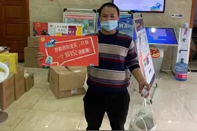 娃娃晕车呕吐，全家手忙脚乱图片