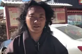 重走丁真走红后的村庄：拍视频村道成游客打卡点 儿时玩伴称也想当网红图片