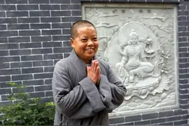 江西：52岁法师收养30名遗弃女婴，寺庙就是学校，多人考上名校图片