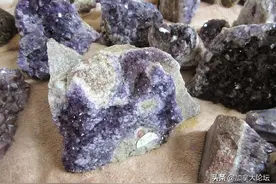 太绝了！安省这处宝藏矿场能挖出晶莹剔透的紫水晶图片