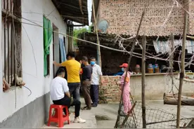 “不可能打工”小伙已回家，狱友赶来道贺，夸他“幽默，说话很好听”，监狱里有人和他要签名图片