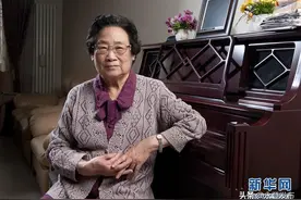 屠呦呦：青蒿素是中医药献给世界的一份礼物图片