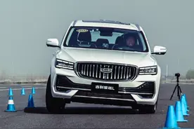 新车 | 硬核！吉利星越L官方麋鹿测试出炉，79公里/小时图片