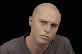 花2亿纹身的“僵尸男孩”，为什么选择自杀的方式，来结束一生？图片