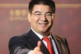 到底是高调作秀，还是真心慈善？细数"中国首善"陈光标的功与过图片