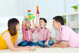 继每月“发工资”后，医保报销！3孩催生大招频出，农村人行动？图片