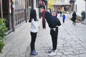 真正的母爱是一场得体的退出，别穷其一生把孩子养成最恨你的人图片