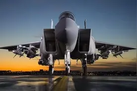 单机挂载22枚导弹！歼-16满载状态曝光，超越美国F15EX图片