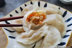 胡萝卜馅饺子想要好吃，多加这一步，咬一口满嘴流汁，是真香图片