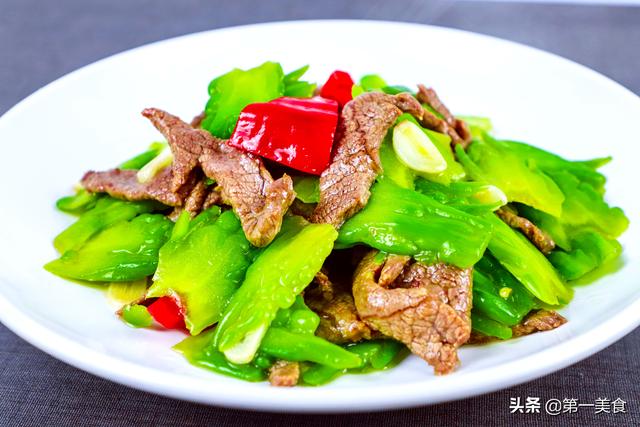 苦瓜炒牛肉怎么炒好吃（厨师长分享苦瓜炒牛肉家常做法）