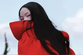 组图：雎晓雯的新写真，太得劲了图片