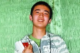 他是高考学霸，连跳两级16岁参加高考，716分获“九省理科状元”图片