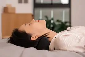 国产研发“床上按摩师”！躺上8分钟效果堪比“正骨”，浑身舒服图片