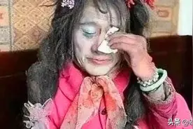 66岁男人浓妆艳抹、花枝招展16年，知道原因的都沉默了……图片