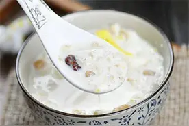 早餐和晚餐，应不应该吃燕麦加牛奶？为什么有人说热量大？别瞎吃图片