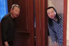 98版《水浒》李逵晒近况，儿子头顶稀疏引担忧，妻子娇嫩如花图片