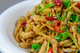 这才是辣炒肉丝最好吃的做法，肉丝松软，香辣嫩滑，值得一试图片