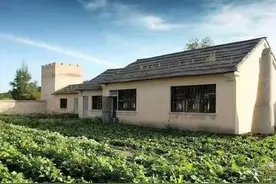 “宁可房前出场小，不可房前有人田”，说的是什么意思？图片