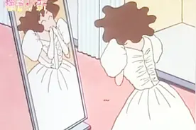 妈妈去试婚纱，结果把衣服硬生生撑破了视频封面