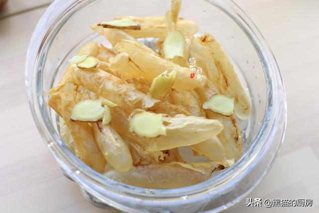 椰子汁银耳花胶糖水 椰子汁花胶炖汤做法