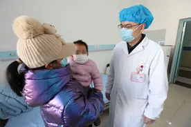 上课睡觉，成绩下降，小学生被频繁找家长！睡眠专家：“这是病，你们冤枉孩子了”图片