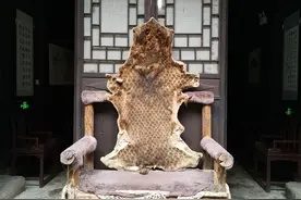 漂亮女土匪覃至美的疯狂情史，湮没两代匪王，精彩远超你的想象图片
