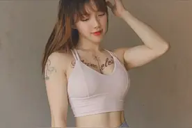 95后舞蹈老师，生完孩子后努力健身，练出犯规身材真令人羡慕图片