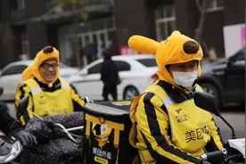 美团外卖和饿了么的头盔大战，救命，我要被萌哭了图片