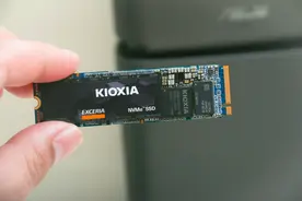 东芝存储更名铠侠，RC10 SSD久用不掉速，让电脑瞬间快5倍图片