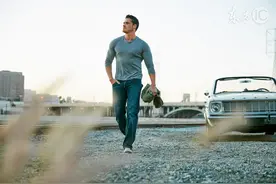 小说：小男孩在破屋找到武术秘籍，跟着练习，成了武林高手图片