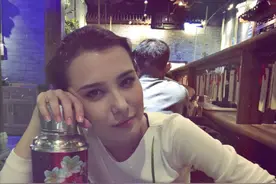 一口京片子的97年俄罗斯相声女孩：最爱北京爷们儿图片