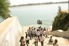 普通印度人的生活——简单但宗教色彩浓厚图片