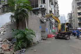 【我为群众办实事】生命通道不能“添堵” 观音桥街道攻克违建“硬骨头”图片
