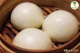 想馒头蓬松暄软，和面时多加“2料”，蒸出的馒头白胖好看又好吃图片