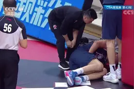 韩德君？辽粤大战苏伟被顶裆！被担架紧急抬走，广东夺冠阴影重重图片