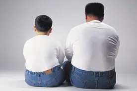 胖人更容易摔倒图片