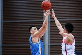 首钢24分大胜广东！雅尼斯盛赞20+10悍将，杜锋：输球无所谓图片