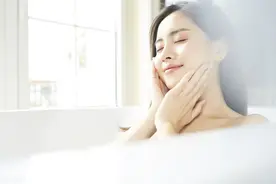 去浴室洗澡被偷拍了，怎么办图片