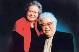 92岁杨静与91岁于洋：老得哪也去不了，你依然把我当手中的宝图片