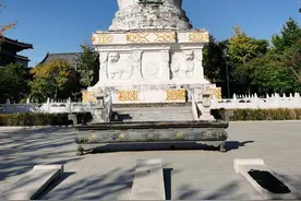 沈阳四塔之一东塔图片