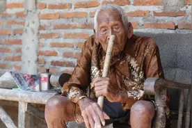 印尼146岁长寿老人决定断食，老人：我其实不想活着，死了有多好图片